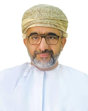 سعادة الدكتور / يحيى بن بدر بن مالك المعولي - محافظ جنوب الشرقية